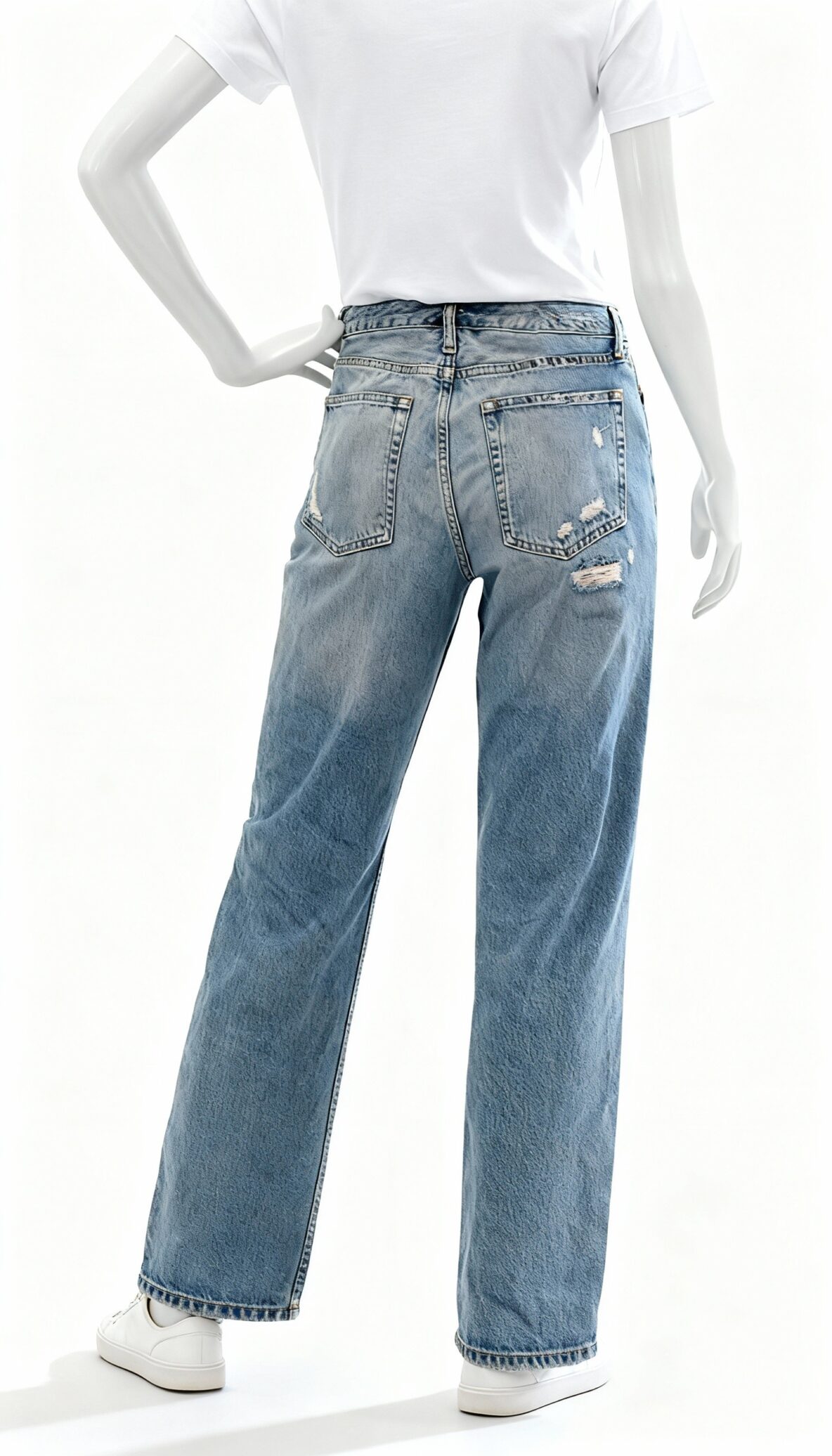 Men's Light Blue Distressed Relaxed Fit Jeans