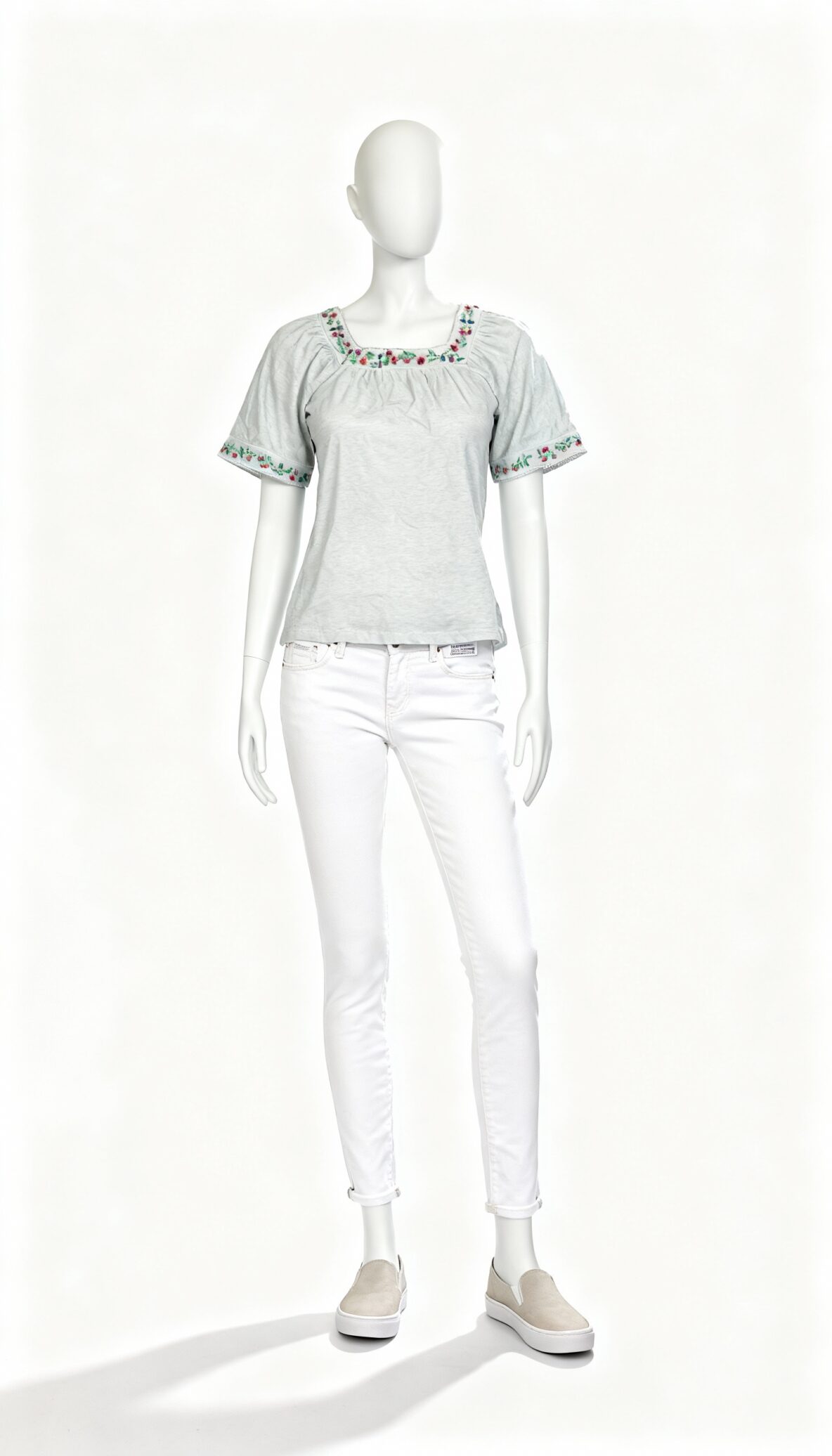 Embroidered Wide-Sleeve Top - Costumepeti