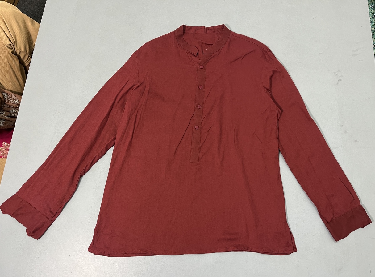 Men Brick Solid Kurta - Image 4