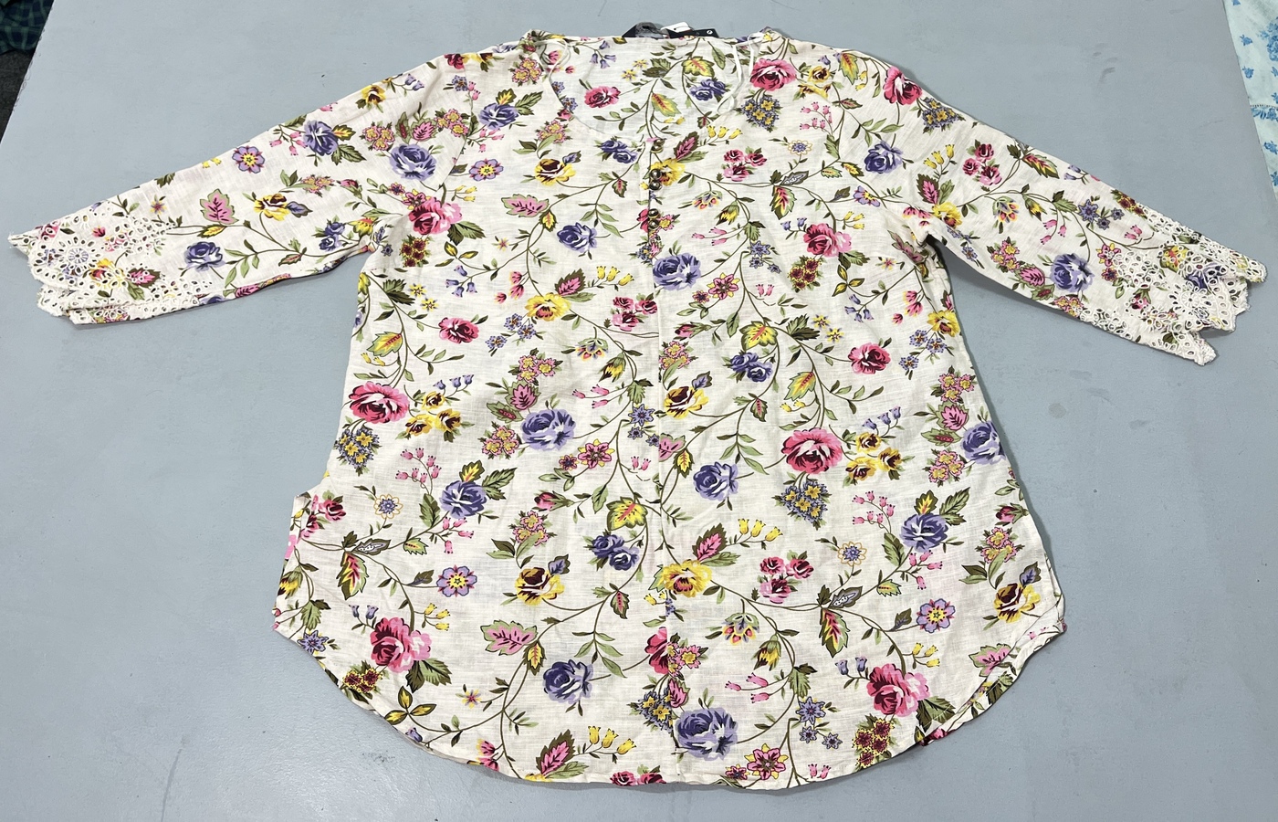 White Floral Kurti - Image 4